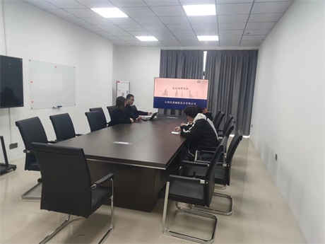 学生参观.jpg